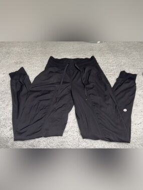 Lululemon Dance Studio Mid-Rise Jogger
Full Length
Size 0 
Like NEW